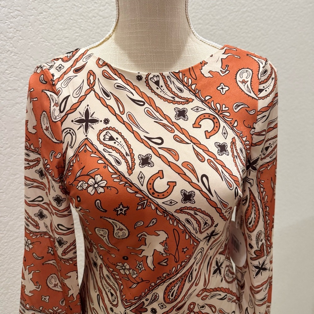 Bailey Rose Paisley Print Long Sleeve Mini Dress in Burnt Orange. Size XS - Picture 6 of 10
